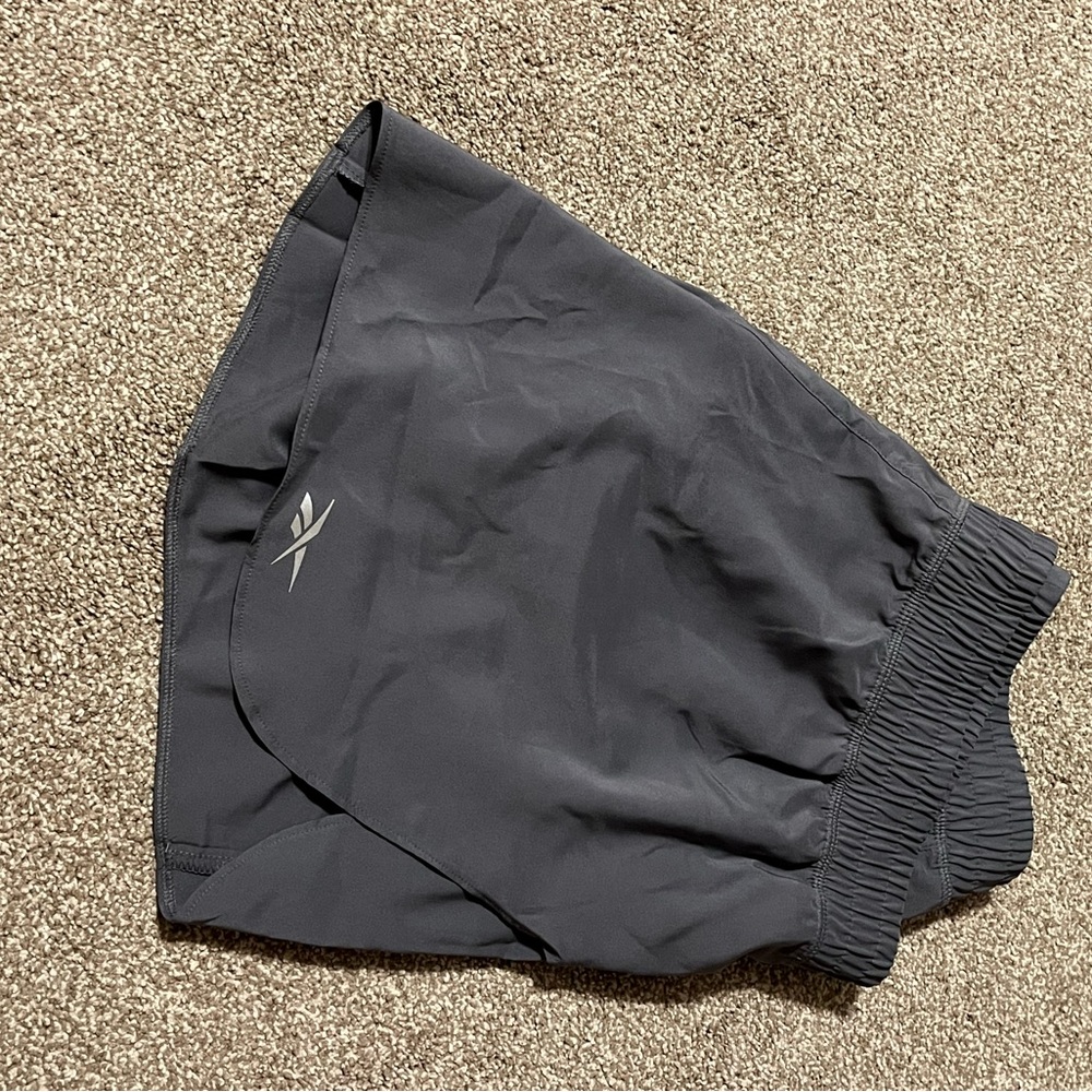 Reebok Women's 5 in. Lined Speedwick Woven Running Shorts, Black, Sz. M - Picture 9 of 10